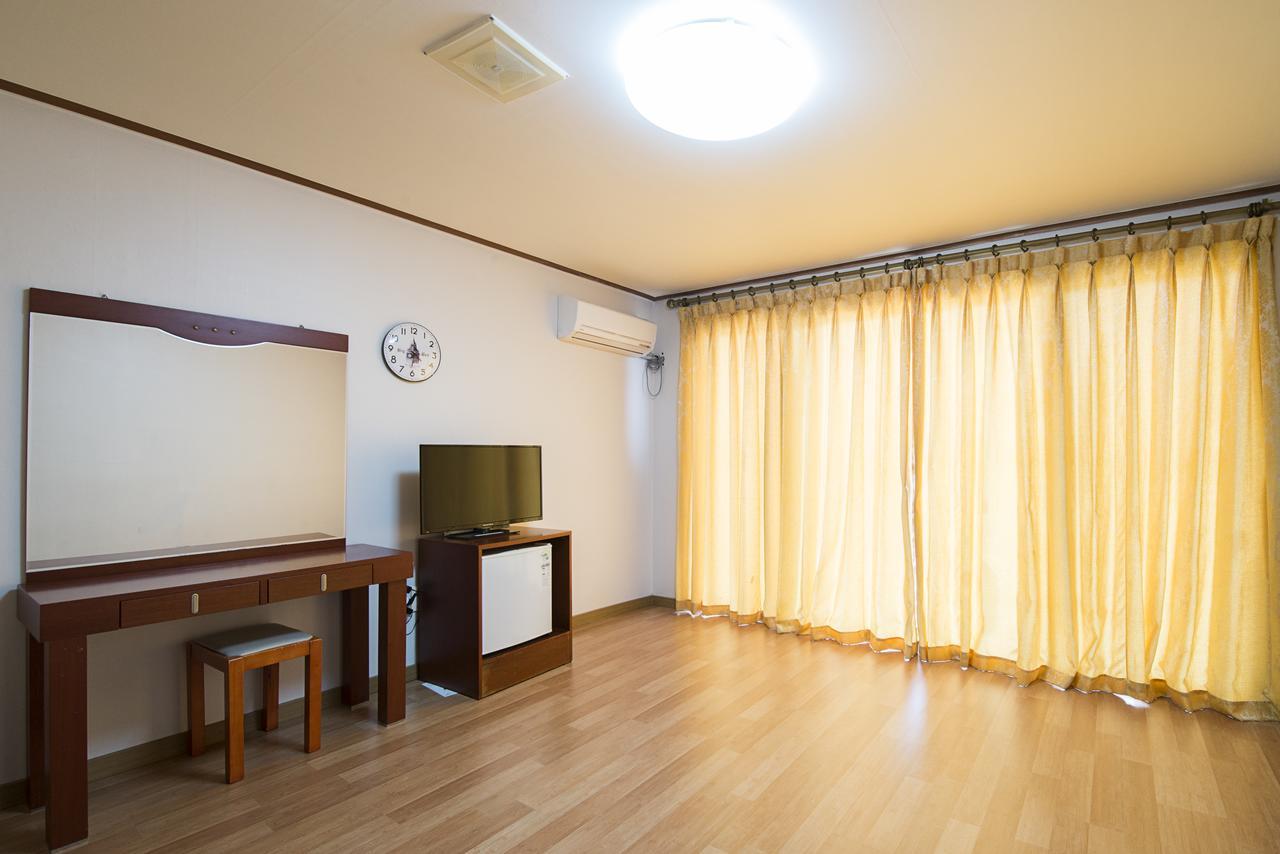 Jeju Youth Hostel Exterior photo