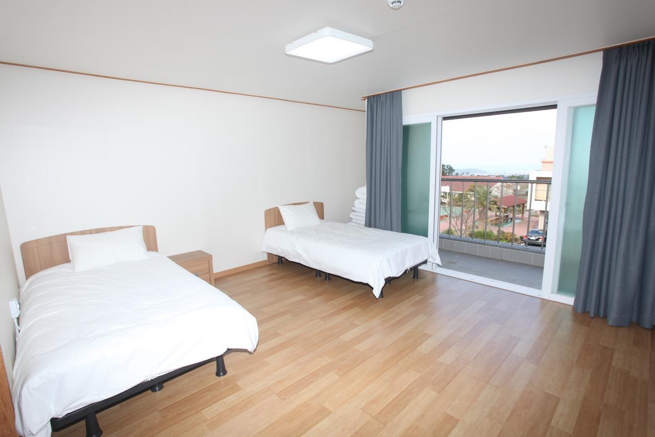 Jeju Youth Hostel Exterior photo