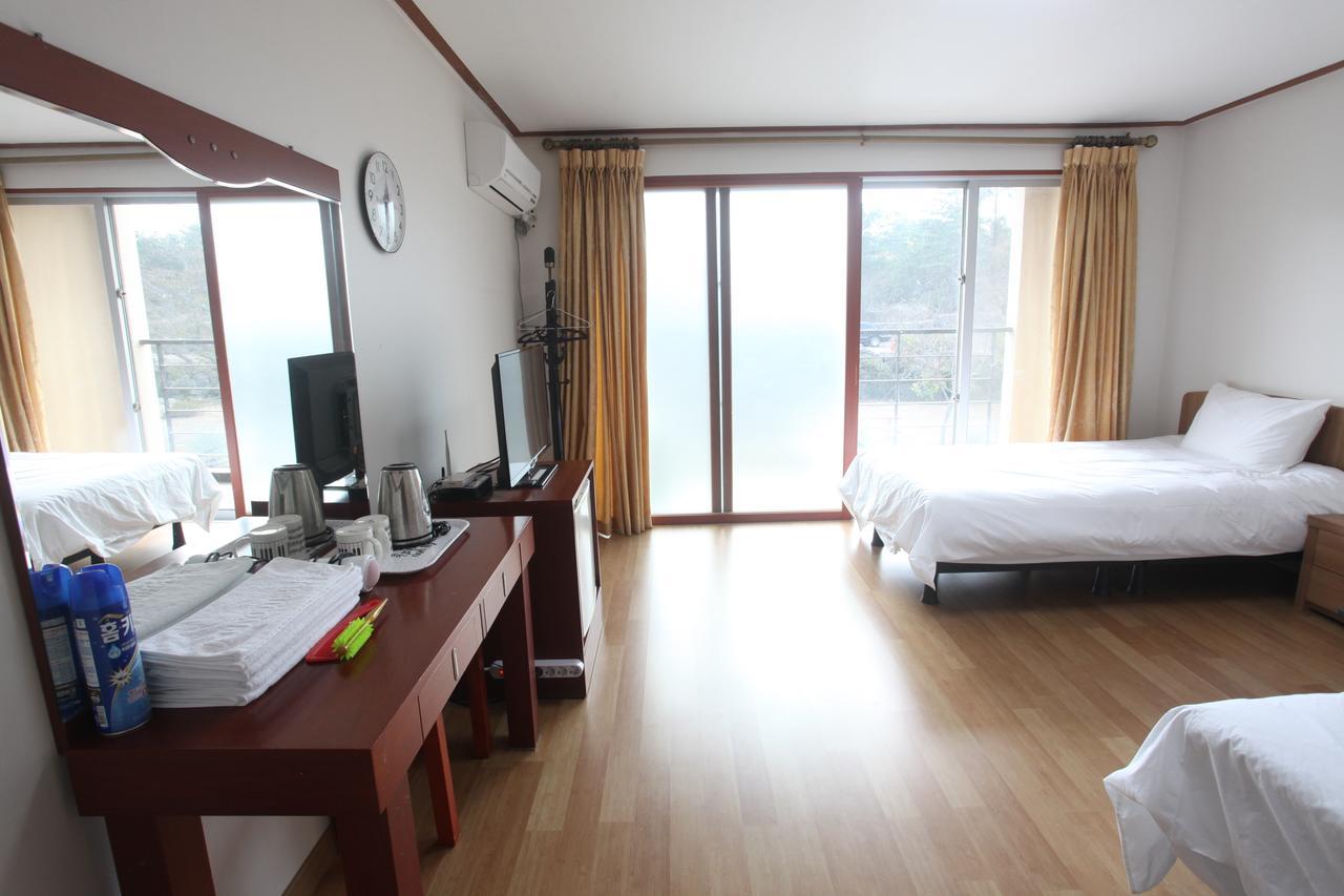 Jeju Youth Hostel Exterior photo