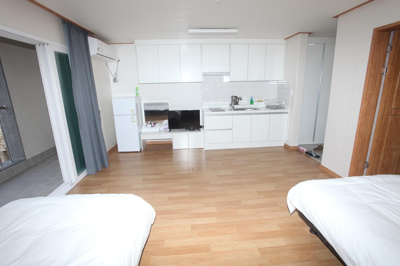 Jeju Youth Hostel Exterior photo
