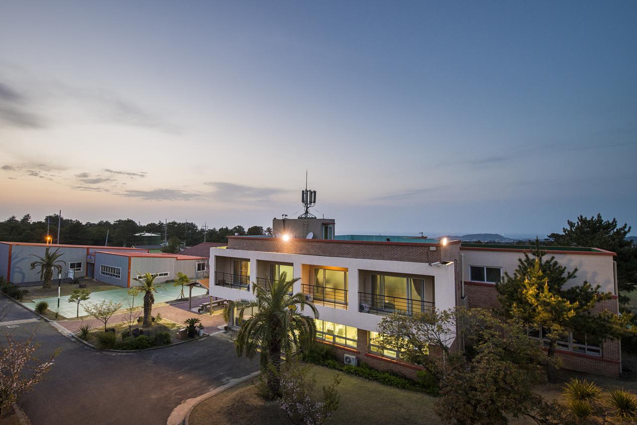 Jeju Youth Hostel Exterior photo